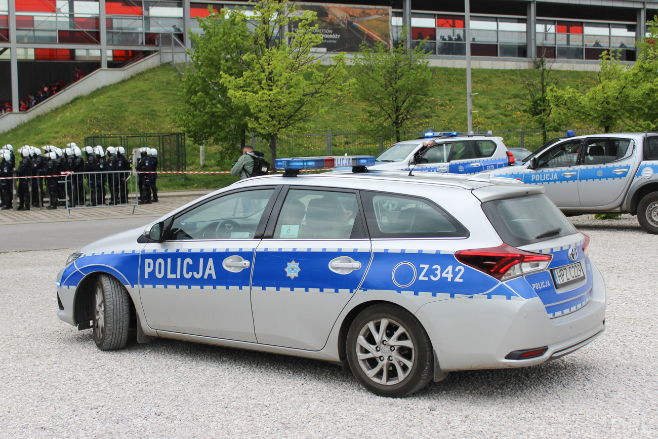 Z342- Toyota Auris Hybrid - Komenda Stołeczna Policji