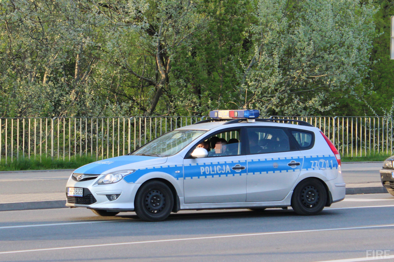 ZZ711 - Hyundai i30CW - Komenda Stołeczna Policji