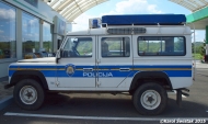 170 130 - Land Rover Defender - Policija
