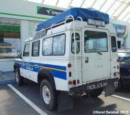 170 130 - Land Rover Defender - Policija