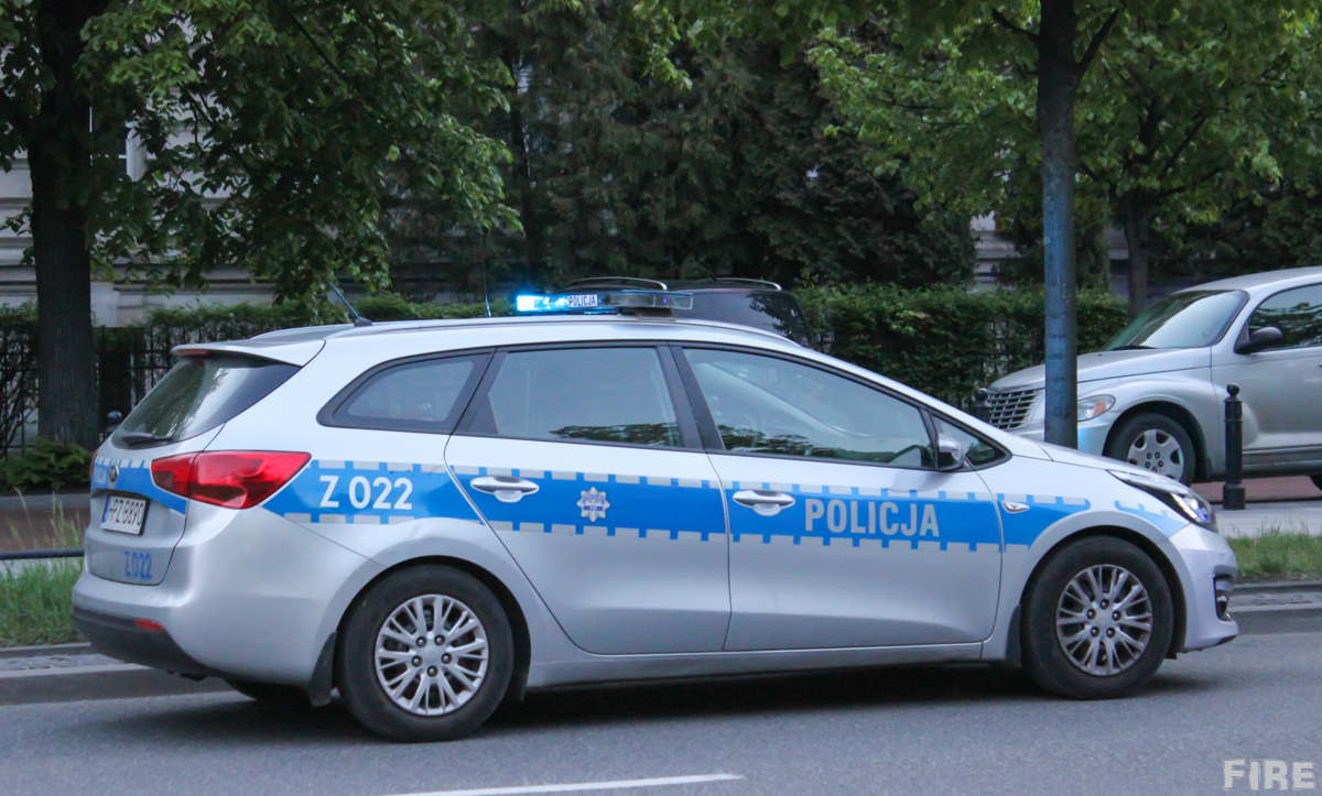 Z022 - Kia Cee'd SW II - Komenda Stołeczna Policji