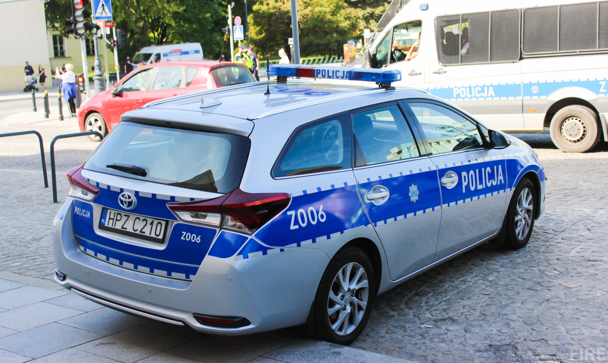 Z006 - Toyota Auris Hybrid - Komenda Stołeczna Policji