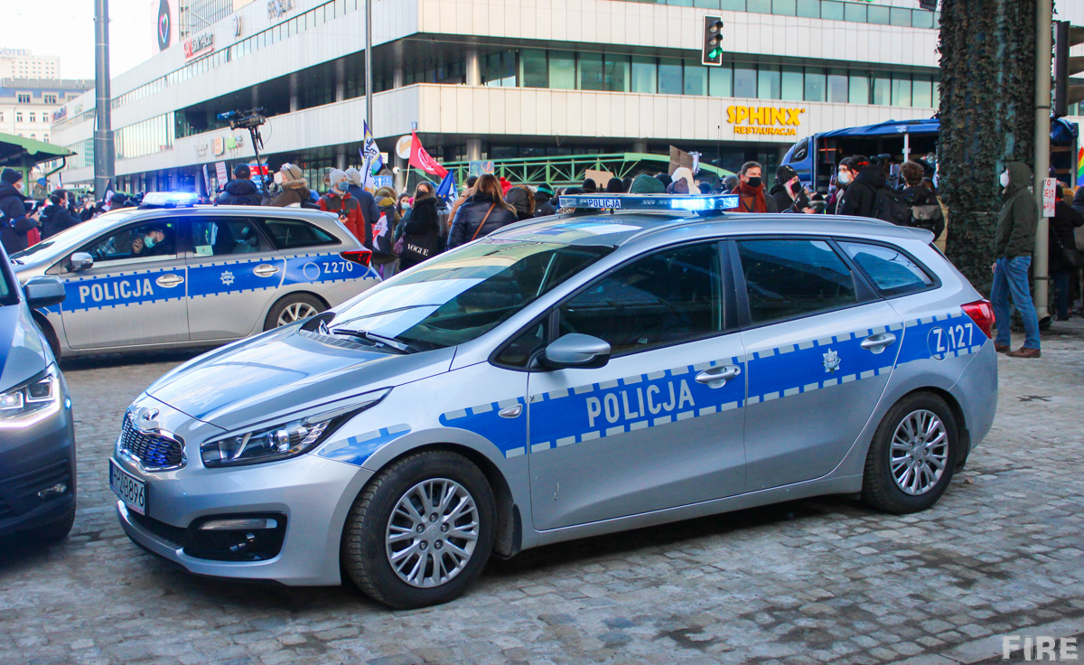 Z127 - Kia Cee'd SW II - Komenda Stołeczna Policji