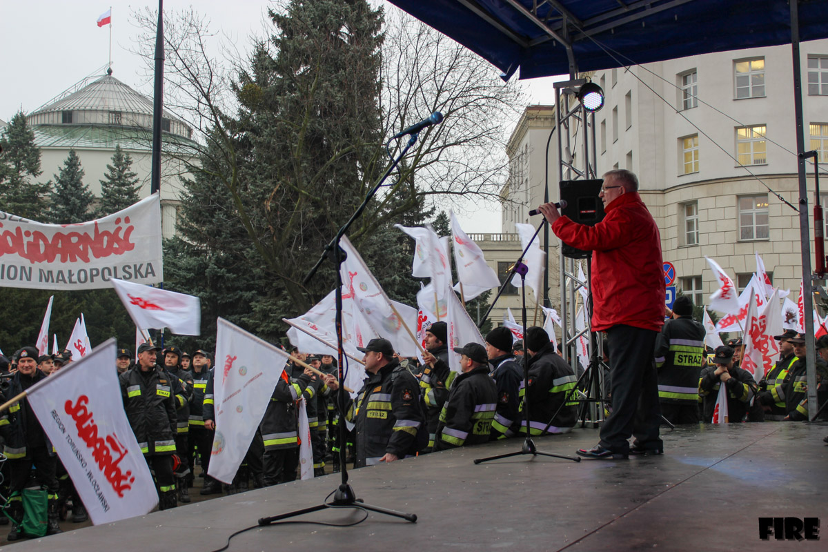 Strajk strażaków pod sejmem RP w Warszawie