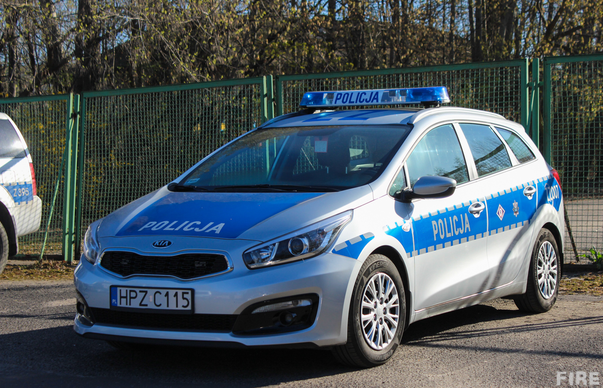 ZZ007- Kia Cee'd SW II - Komenda Stołeczna Policji