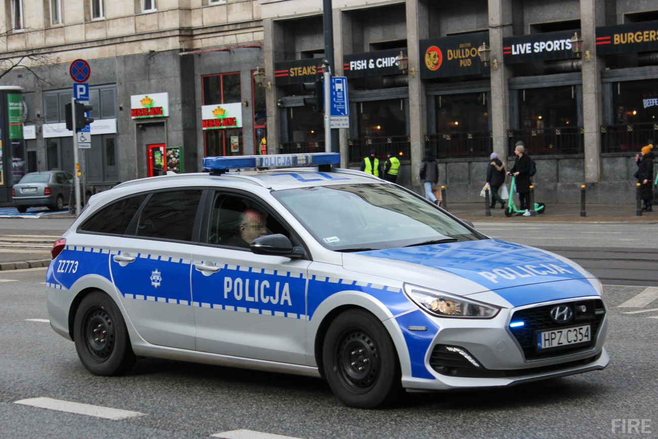 ZZ773 - Hyundai i30 - Komenda Stołeczna Policji*