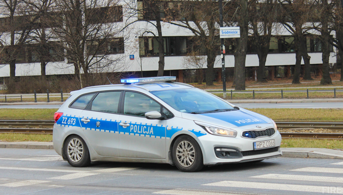 ZZ693 - Kia Cee'd SW II - Komenda Stołeczna Policji