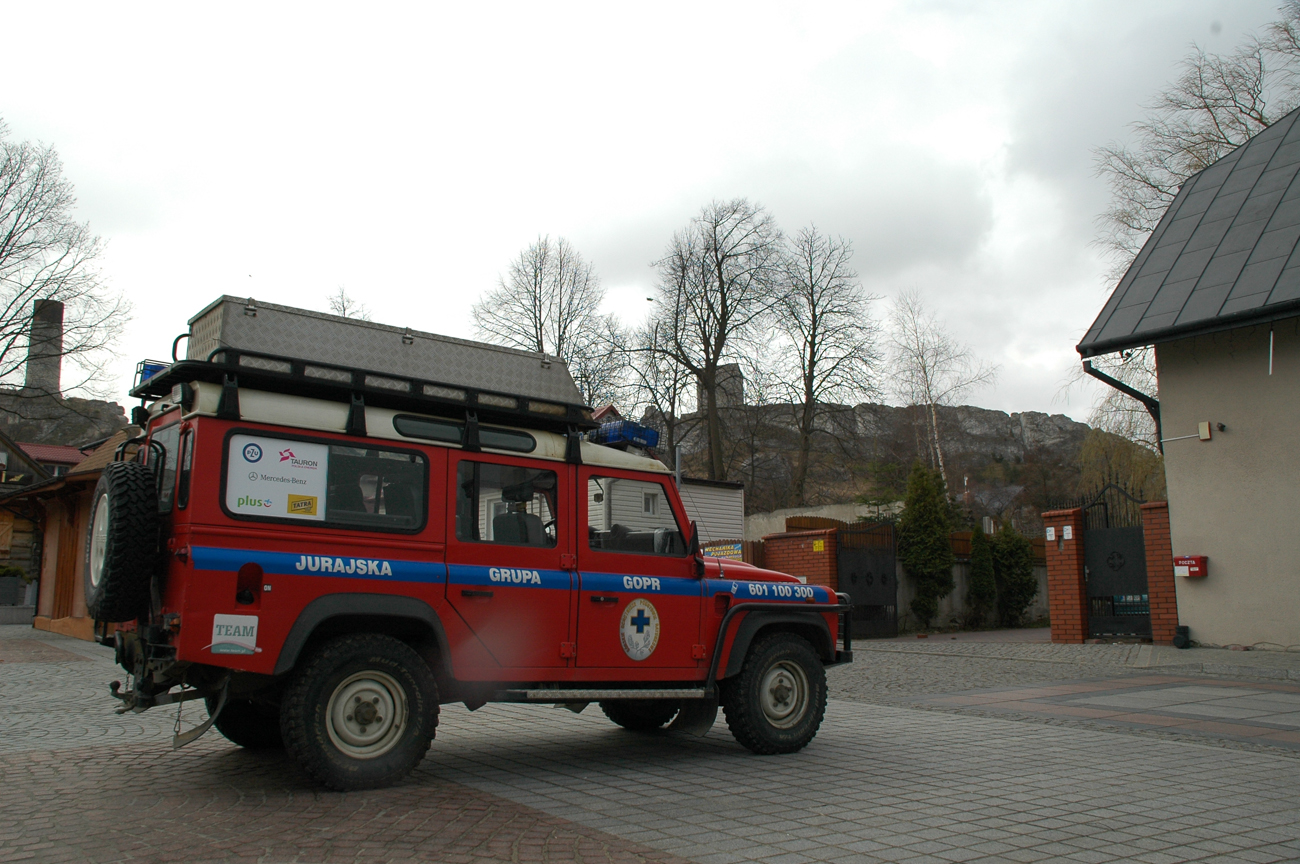 SZA AA97 - Land Rover Defender 110 - Grupa Jurajska GOPR