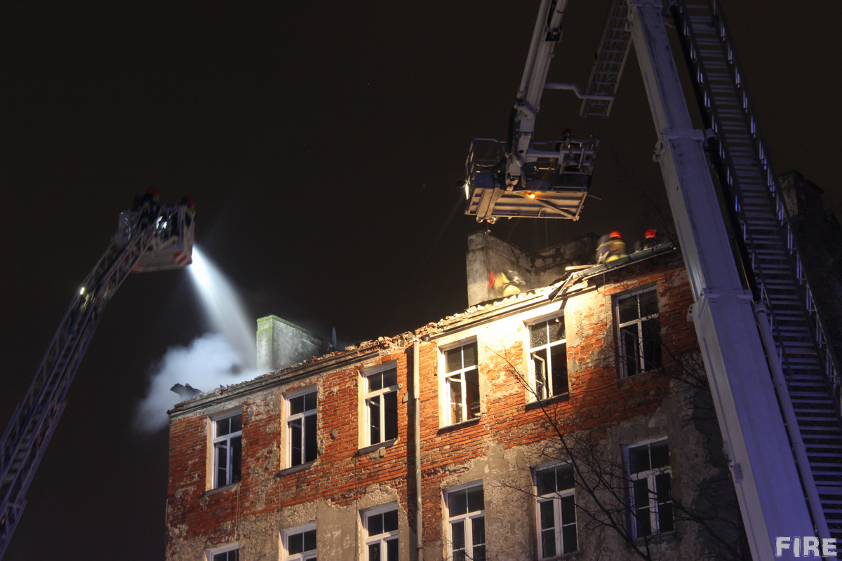 28.02.2021 - Pożar kamienicy - Warszawa ul.Stalowa