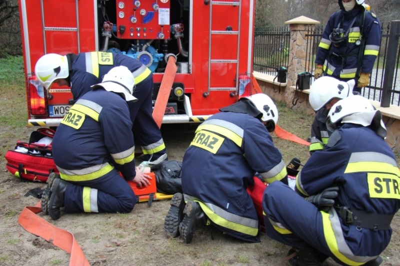 Strażacy zdawali egzamin z ratownictwa (12.11.2013)