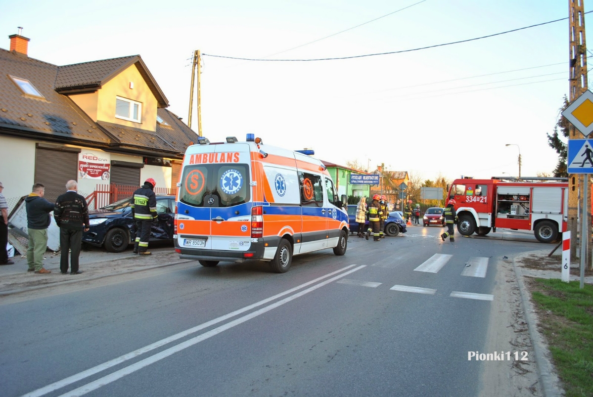 30.03.2014 - Wypadek drogowy na skrzyżowaniu Zwoleńskiej i Wspólnej w Pionkach