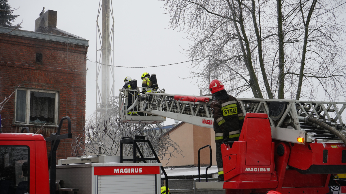 08.02.2021 - Pożar kamienicy - Pabianice