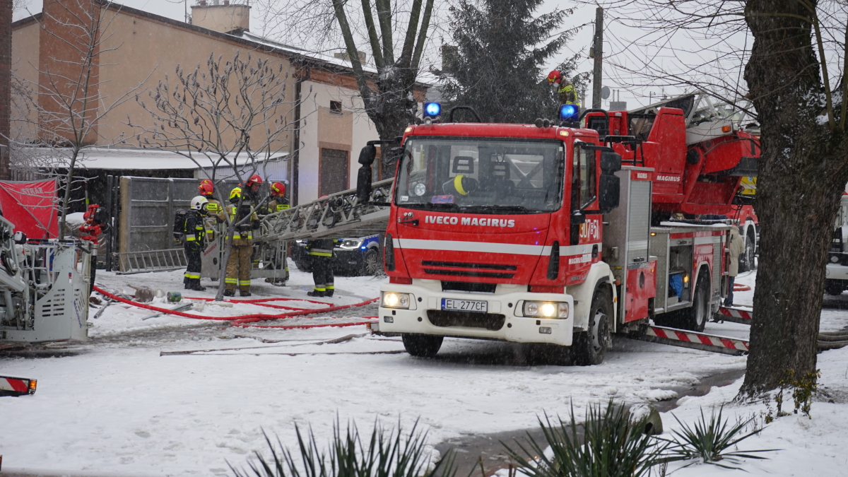 08.02.2021 - Pożar kamienicy - Pabianice