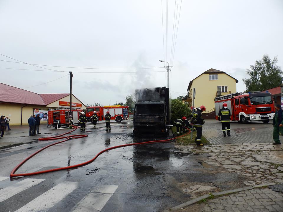 Pożar samochodu ciężarowego w Trzemesznie