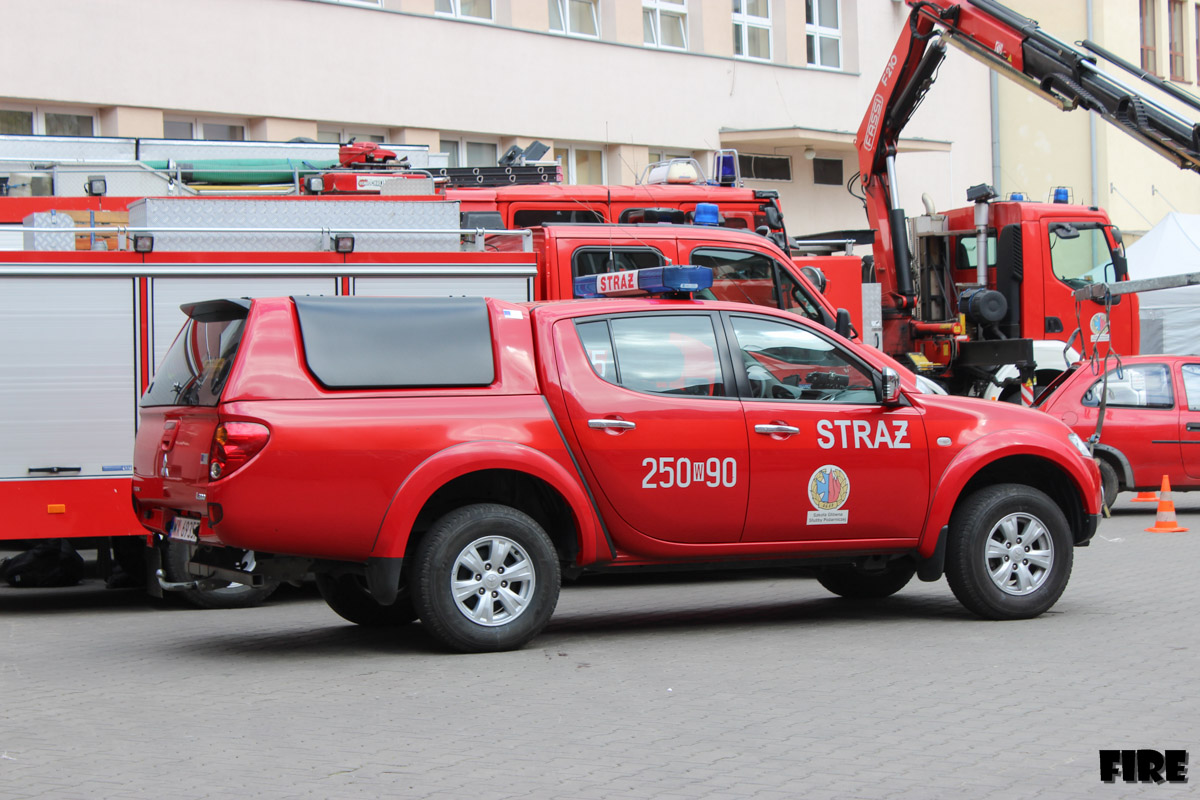 250[W]90 - SLRr Mitsubishi L200/Szybicki - SGSP Warszawa