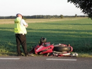 Motocykl uderzył w traktor (06.09.2011)